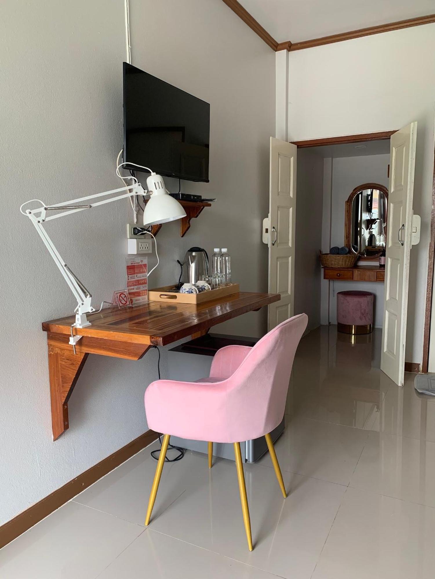 Funwan Hotel Li Екстериор снимка